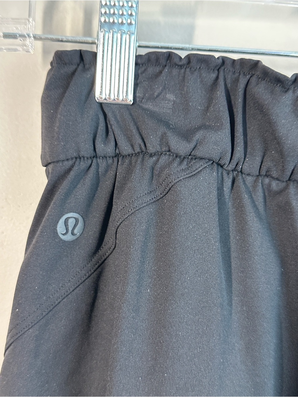 Lululemon Keep Moving Pant 7/8 High Rise Black Luxtreme Size 4 Activewear Travel - Picture 11 of 12